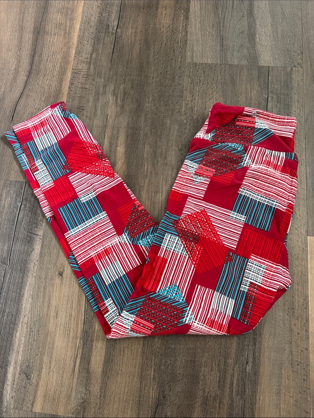 LuLaRoe women’s Red Geometric Print Leggings OS